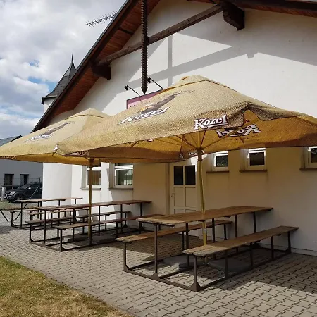 Penzion Cerhenice Konukevi *