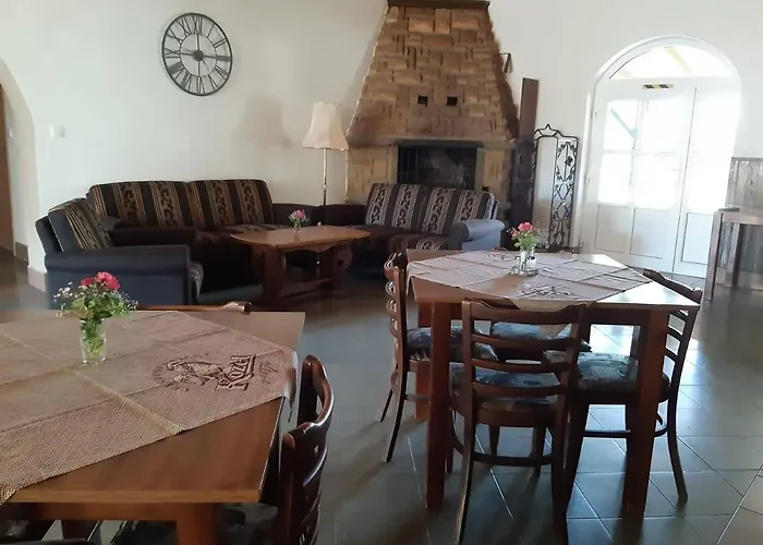 Gasthof Penzion Cerhenice *